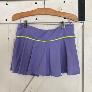 Ladies medium Nike performance skirt.